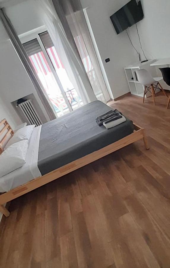 Italien Chic, Camera Con Bagni Condivisi Μπάρι Εξωτερικό φωτογραφία